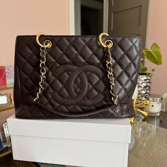 CHANEL Handbag (Brown) - Picture 1 of 9